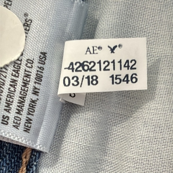 American Eagle Women’s Distressed Button-fly Straight Leg Jeans 14Long - Picture 7 of 13